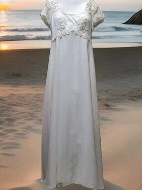Eden Bridal White A-Line Beaded Chiffon Wedding Dress Gown Size 10